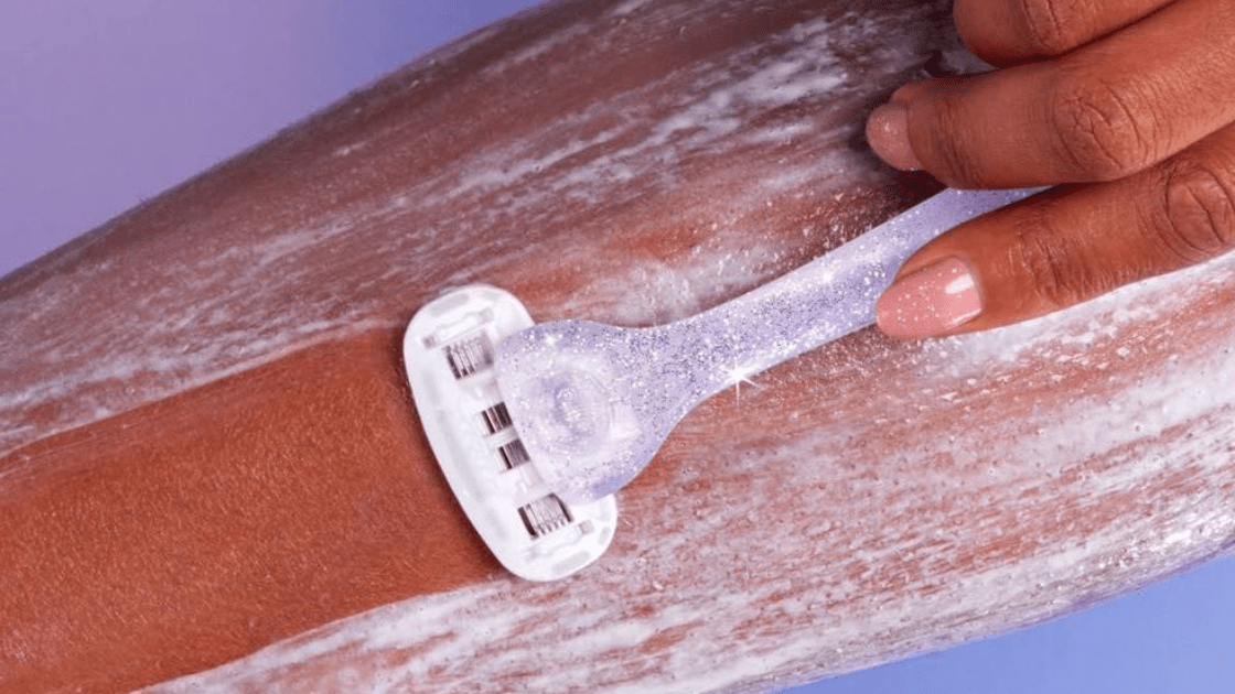 The Sensitive Guide: Shaving Pubic Hair with Delicate Skin 🪒