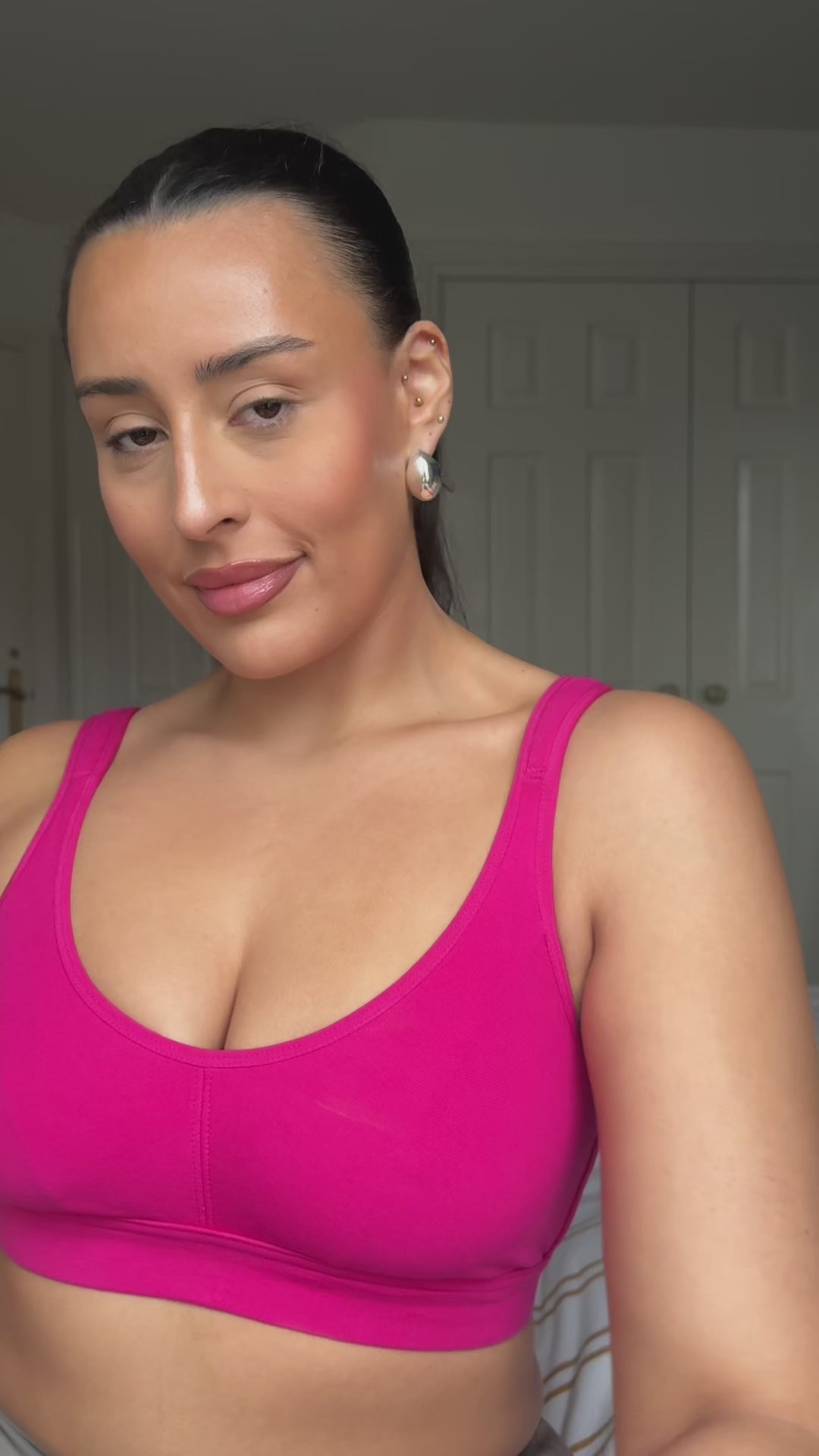 Load video: Use bye bye bush on your armpits to remove those unwanted hairs. Finish off with our Keep It Fresh for that all-day fresh feeling.